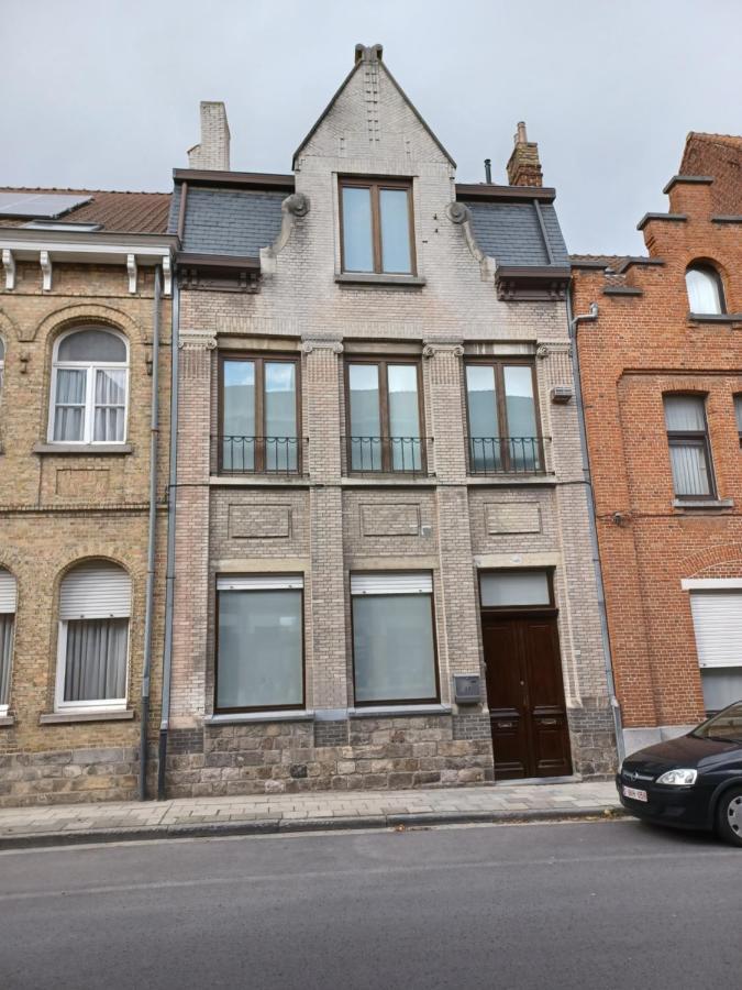 De Galerie - Green Leaves Ieper Exterior photo